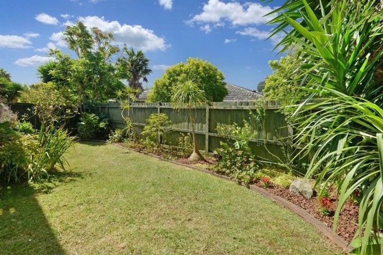 Photo of property in 1/37 Rangitoto Terrace, Milford, Auckland, 0620