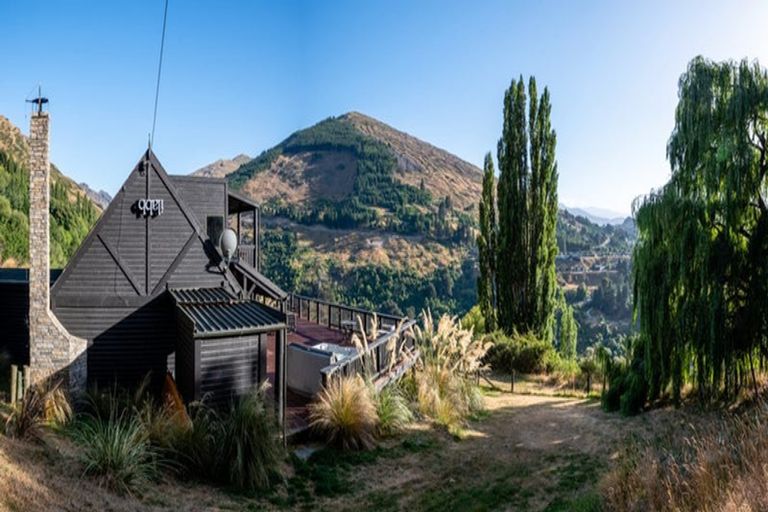 Photo of property in 46 Moonlight Track, Arthurs Point, Queenstown, 9371