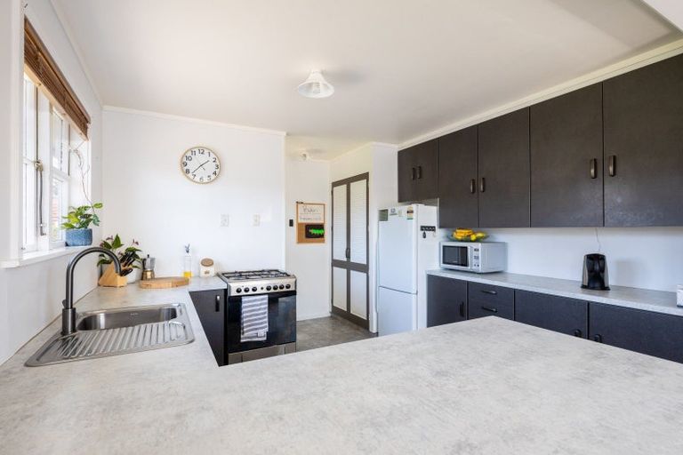 Photo of property in 131 Seaview Road, Westown, New Plymouth, 4310