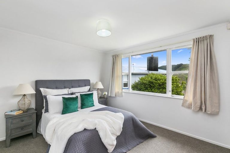 Photo of property in 7 Camrose Grove, Kingston, Wellington, 6021