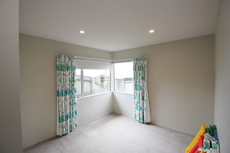 Photo of property in 37 Meadowcroft Grove, Johnsonville, Wellington, 6037