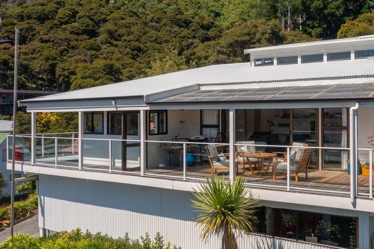 Photo of property in 362a Waikawa Road, Waikawa, Picton, 7220