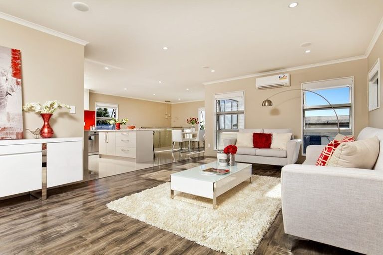 Photo of property in 285 Don Buck Road, Massey, Auckland, 0614