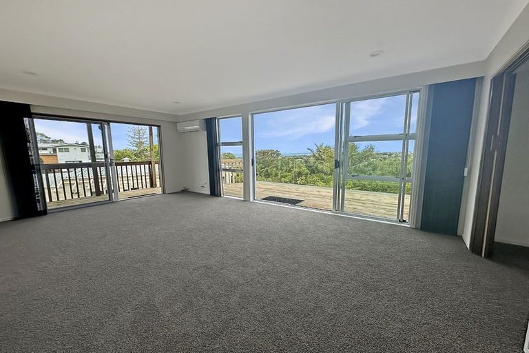 Photo of property in 2/270 Glenvar Road, Torbay, Auckland, 0630