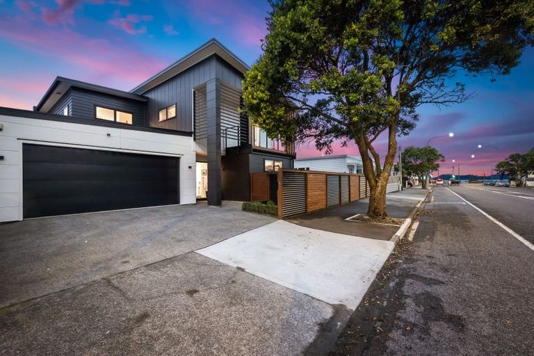 Photo of property in 16 Cuba Street, Petone, Lower Hutt, 5012