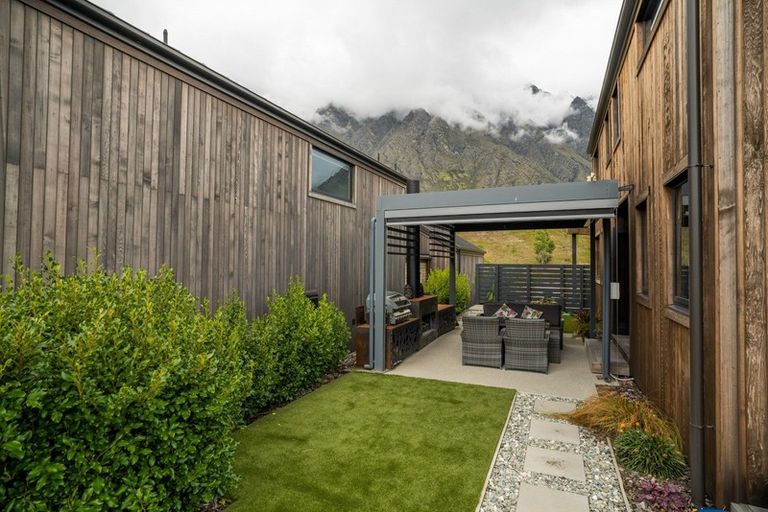 Photo of property in 35 Double Cone Road, Jacks Point, Queenstown, 9371