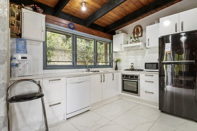 Photo of property in 9 Poplar Road, Stanmore Bay, Whangaparaoa, 0932