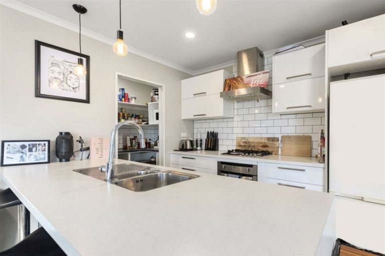 Photo of property in 64 Butterworth Crescent, Papamoa Beach, Papamoa, 3118