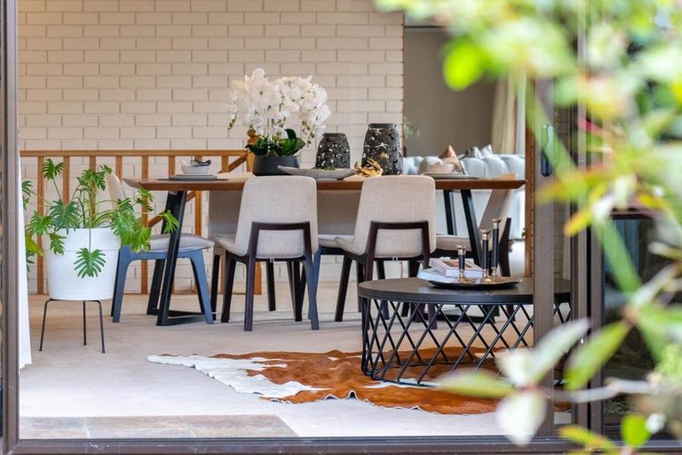 Photo of property in 16 Trevone Place, Forrest Hill, Auckland, 0620