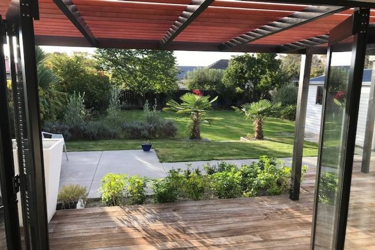 Photo of property in 239 Weston Road, St Albans, Christchurch, 8052