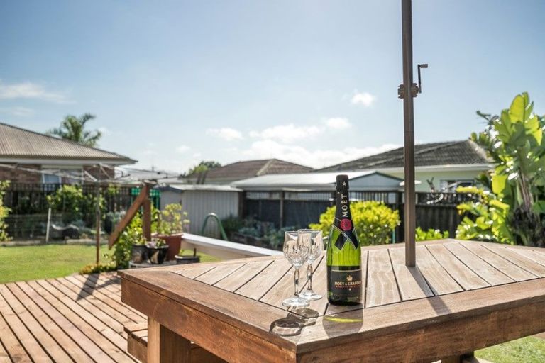 Photo of property in 7a School Road, Tuakau, 2121