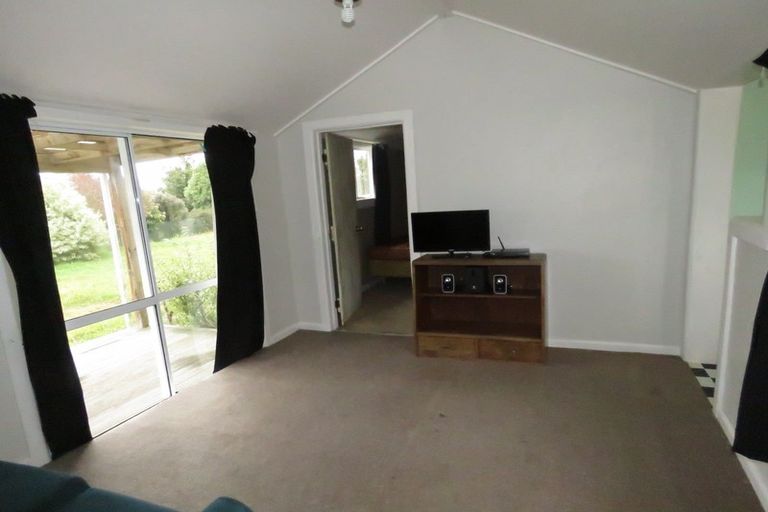 Photo of property in 2/4963 Waimate Highway, Glenavy, Waimate, 7980