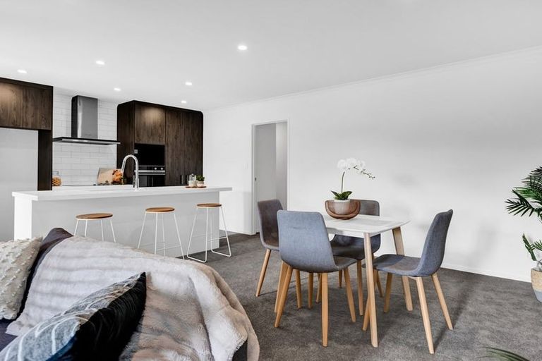 Photo of property in 10a Winstone Place, Highlands Park, New Plymouth, 4312