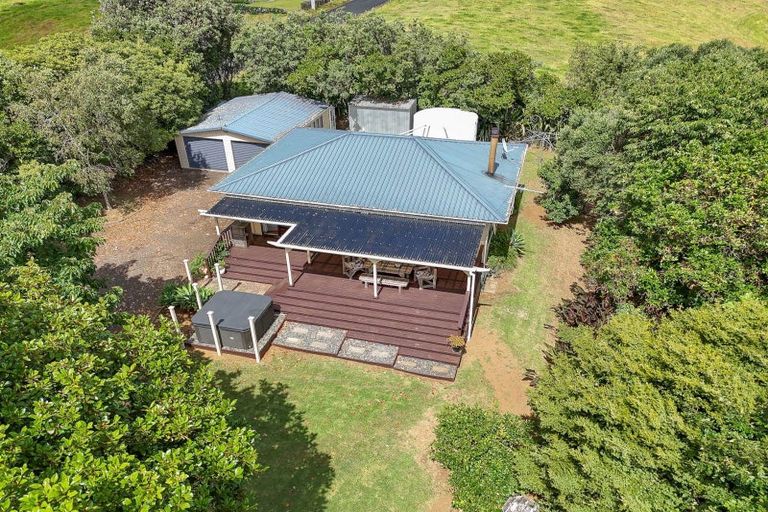 Photo of property in 303 Pollok Wharf Road, Pollok, Waiuku, 2684