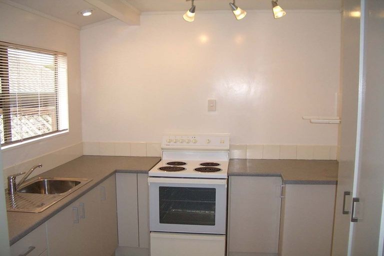 Photo of property in 3/94 Birkenhead Avenue, Birkenhead, Auckland, 0626