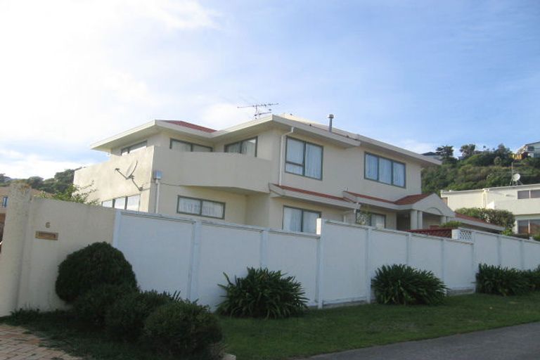 Photo of property in 4 Glengavel Grove, Papakowhai, Porirua, 5024