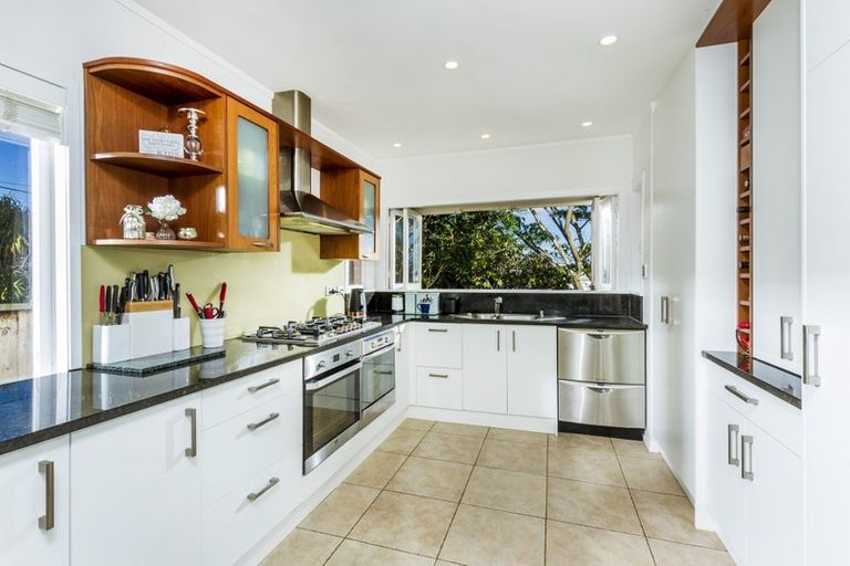 Photo of property in 36 Rewi Street, Torbay, Auckland, 0630