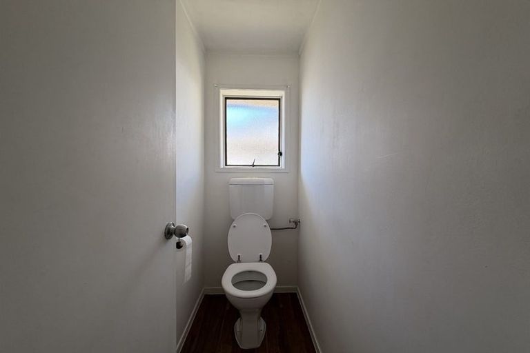 Photo of property in 2/35 Palliser Lane, Browns Bay, Auckland, 0630