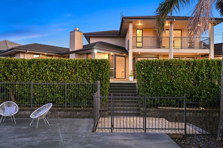 Photo of property in 2 Stonebridge Road, Temple View, Hamilton, 3289