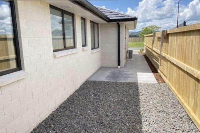 Photo of property in 39 Hanlow Place, Pyes Pa, Tauranga, 3112
