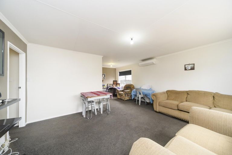 Photo of property in 38 Suzanne Grove, Kelvin Grove, Palmerston North, 4414