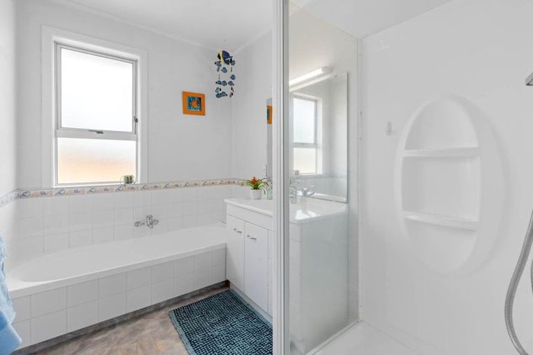 Photo of property in 2/420 Great South Road, Opaheke, Papakura, 2113