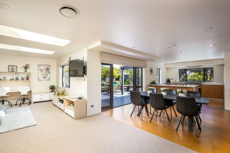 Photo of property in 5-7 Adam Lile Drive, Highlands Park, New Plymouth, 4312