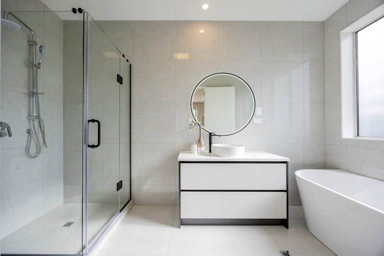 Photo of property in 263 West Hoe Heights, Orewa, 0931