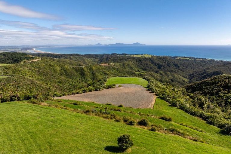 Photo of property in 618 Cullen Road, Waipu, 0582