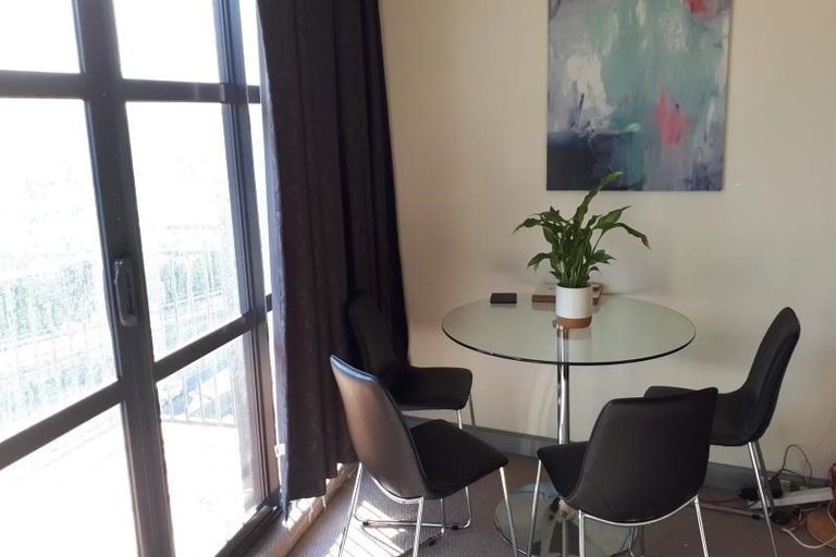 Photo of property in Atrium Towers, 7j/154 The Terrace, Wellington Central, Wellington, 6011