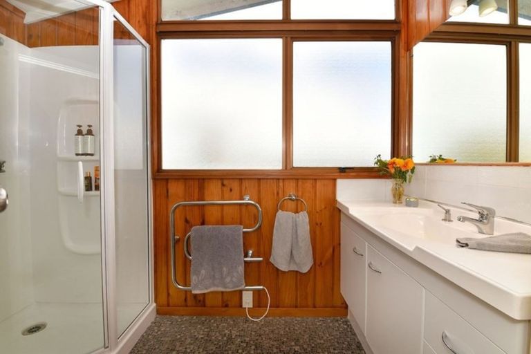 Photo of property in 328 Whangaparaoa Road, Stanmore Bay, Whangaparaoa, 0932