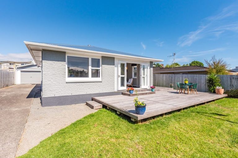 Photo of property in 16 Anthony Grove, Paraparaumu Beach, Paraparaumu, 5032
