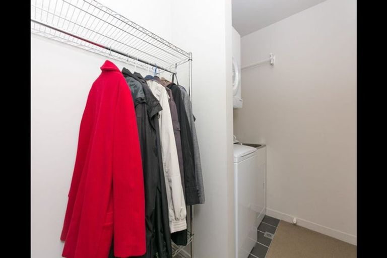 Photo of property in Montreaux Apartments, 9b/164 The Terrace, Wellington Central, Wellington, 6011