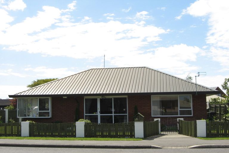 Photo of property in 68 Bush Street, Rangiora, 7400