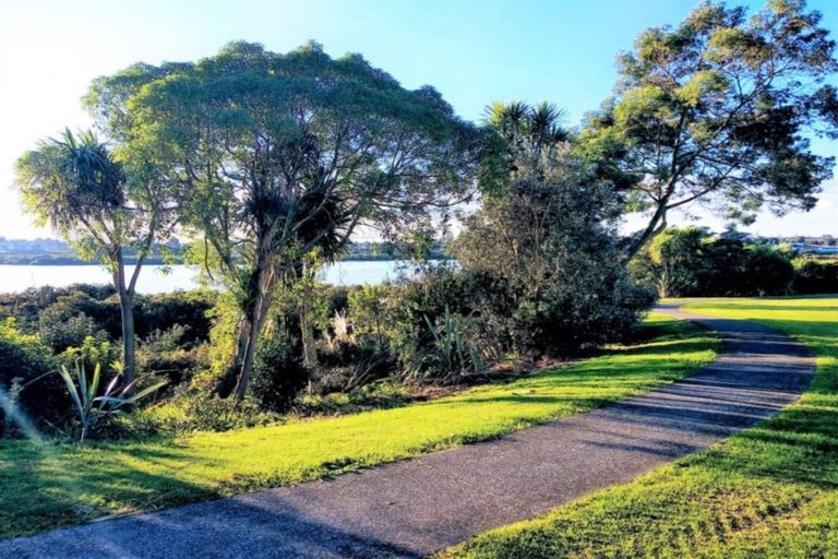 Photo of property in 9 Brechin Place, Wattle Downs, Auckland, 2103