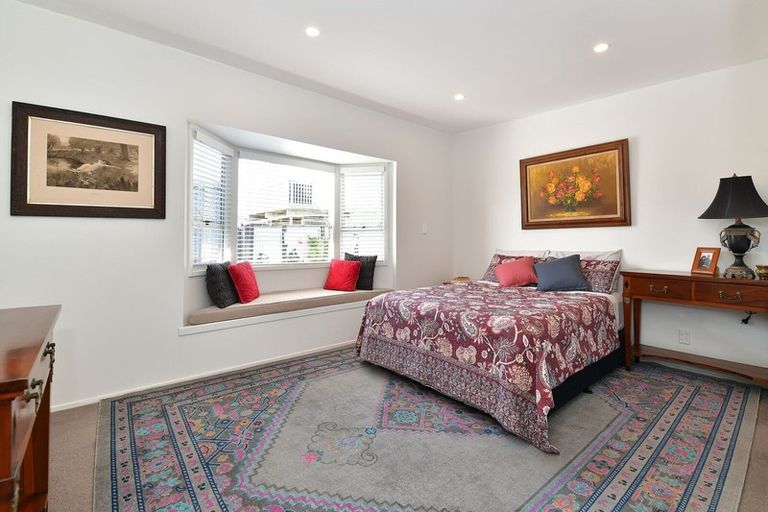 Photo of property in 112a Pacific Parade, Army Bay, Whangaparaoa, 0930