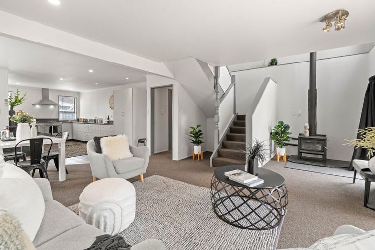 Photo of property in 7a Kempton Street, Greytown, 5712