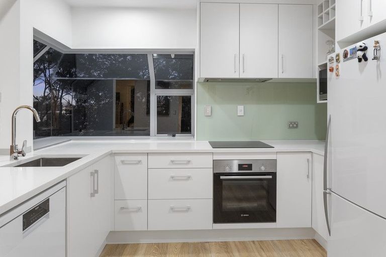 Photo of property in 1/57 James Evans Drive, Northcote, Auckland, 0627