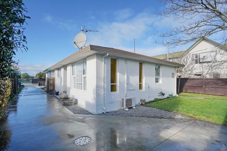 Photo of property in 2/53 Bassett Street, Burwood, Christchurch, 8083