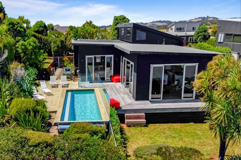 Photo of property in 411 Oaia Road, Muriwai, 0881