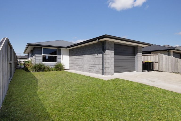 Photo of property in 79 Te Kio Crescent, Papamoa Beach, Papamoa, 3118