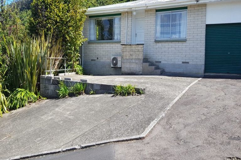 Photo of property in 5a Teal Place, Selwyn Heights, Rotorua, 3015