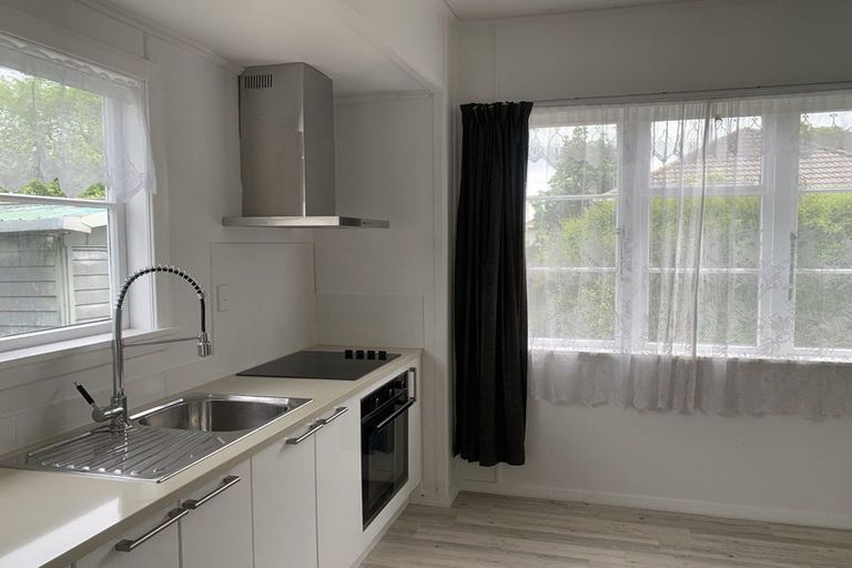 Photo of property in 32 Riley Crescent, Woolston, Christchurch, 8023