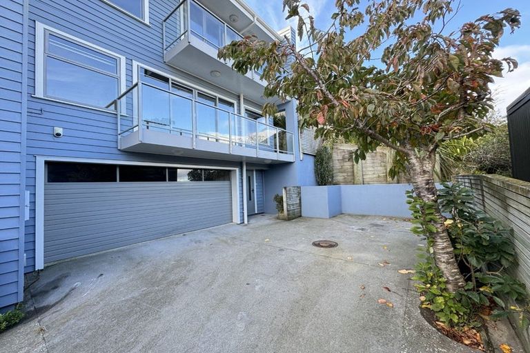 Photo of property in 52d Mandalay Terrace, Khandallah, Wellington, 6035