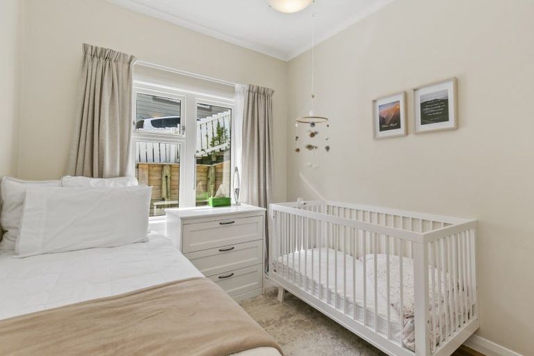 Photo of property in 121 Severn Street, Island Bay, Wellington, 6023