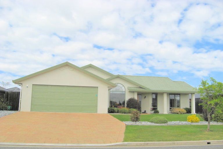 Photo of property in 13 Welsford Street, Woodend, 7610