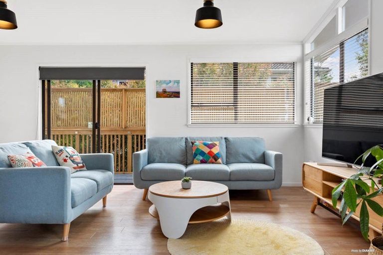 Photo of property in 48 Weatherly Road, Torbay, Auckland, 0630