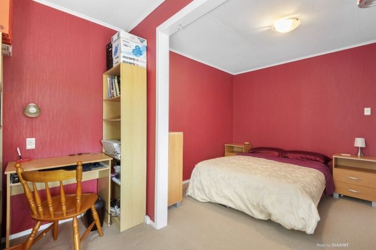 Photo of property in 22 Sheridan Terrace, Johnsonville, Wellington, 6037