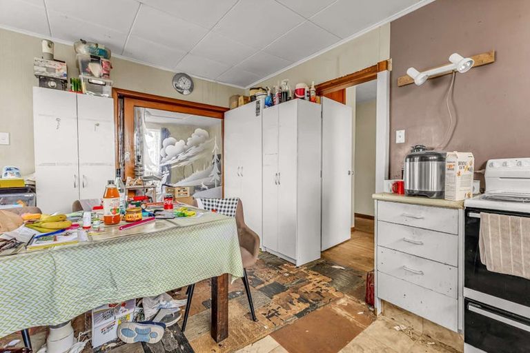 Photo of property in 14 Tawa Street, Inglewood, 4330