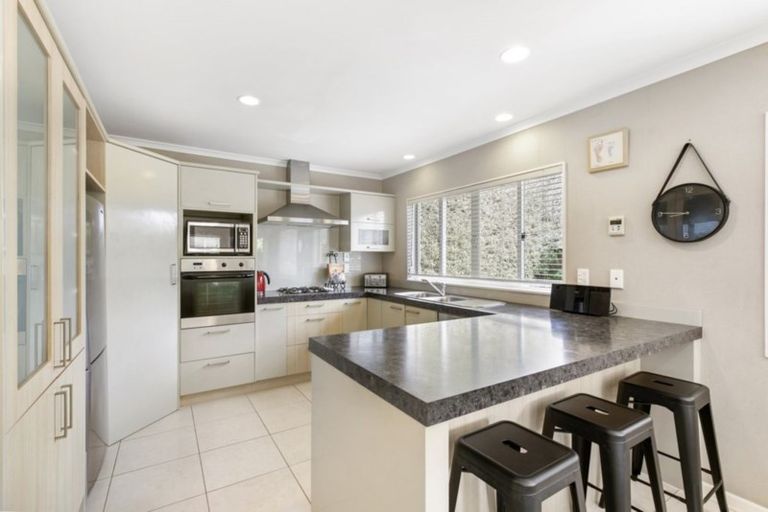 Photo of property in 30 Baverstock Road, Flat Bush, Auckland, 2016